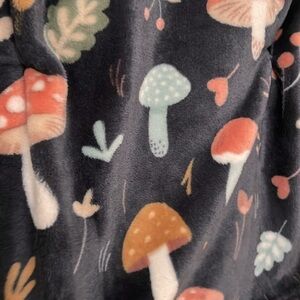 Mushroom Oversized Blanket NEW! With Hanger Mushroomy Fungi Wonderland 60 x 70